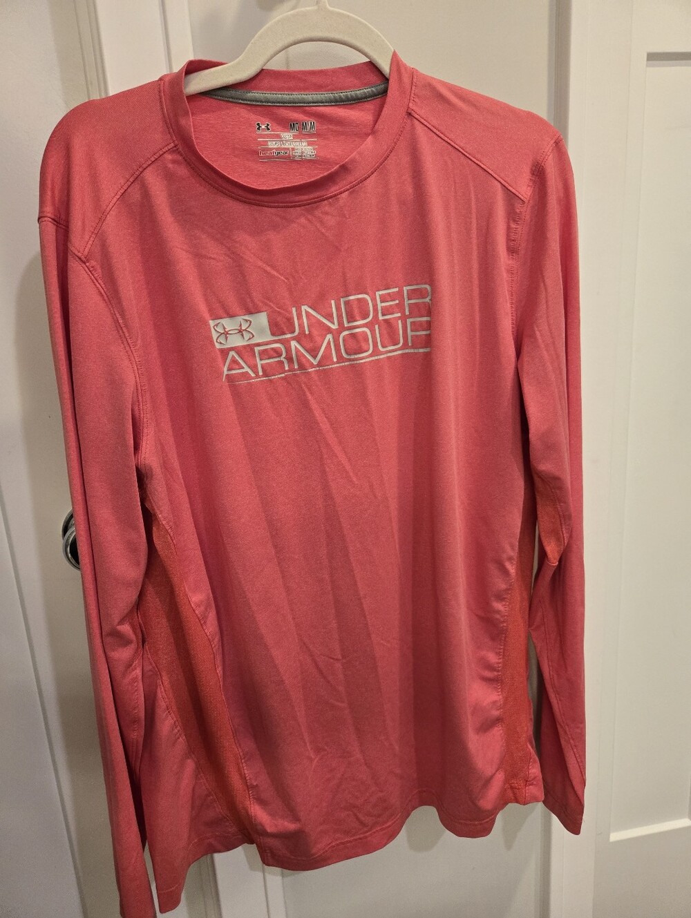 Title: Under Armour HeatGear Men’s Medium Coral Red Pink Long Sleeve Loose Shirt